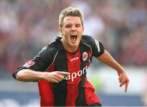 在引援上依 在引援上依