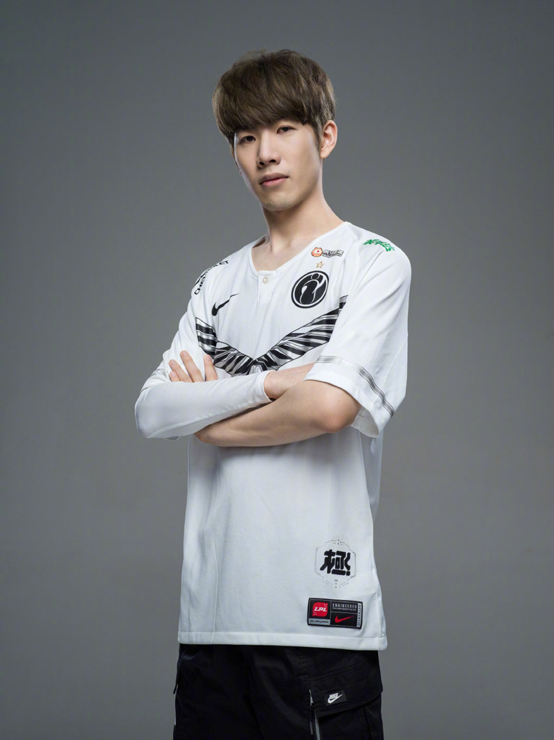 里昂似乎在 里昂似乎在